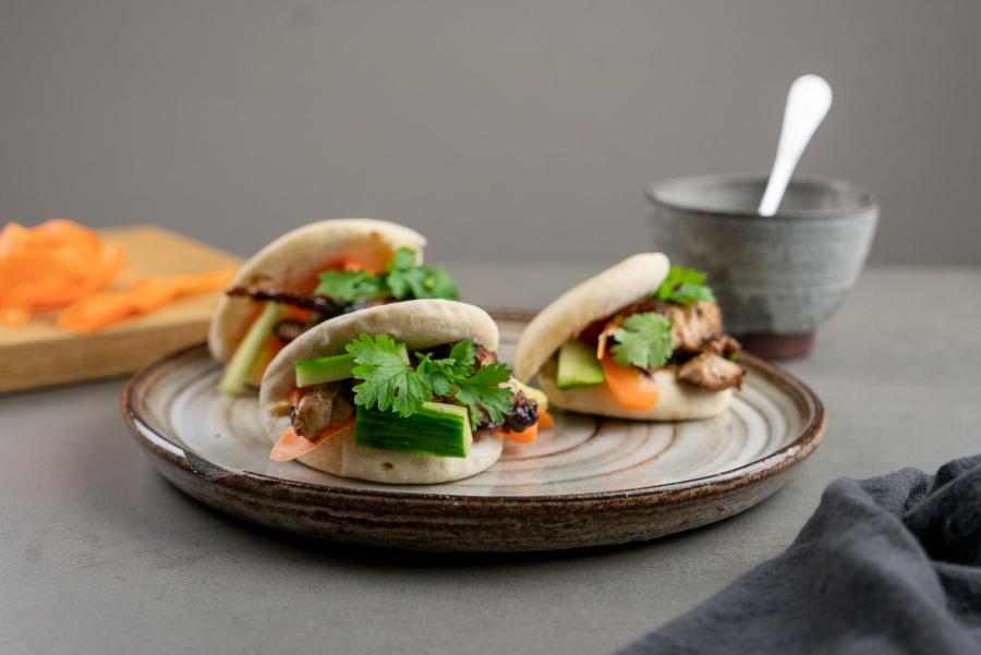 Bao buns med hoisin-kylling & soyamayonnaise