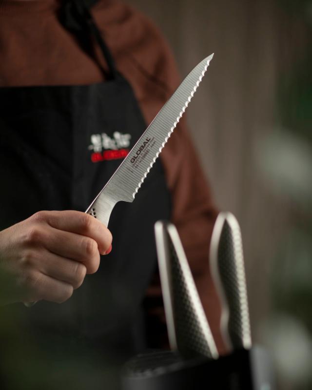 Universalkniv 15 cm takket