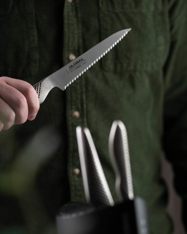 Universalkniv 15 cm takket